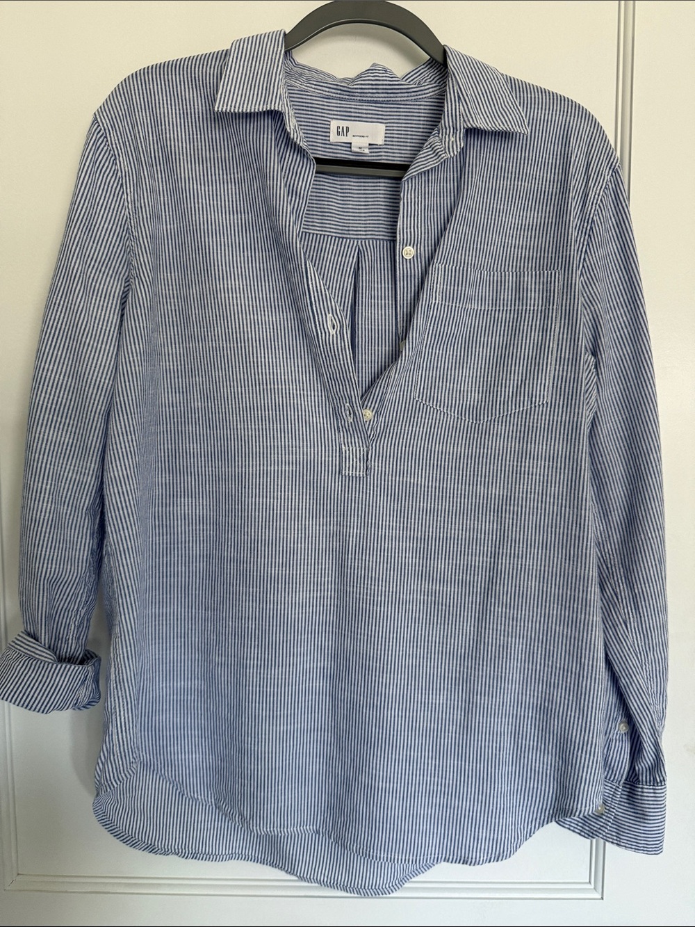 Gap boyfriends fit 100% cotton Long sleeve blouse size M.